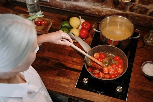 Cast-Iron Cooker