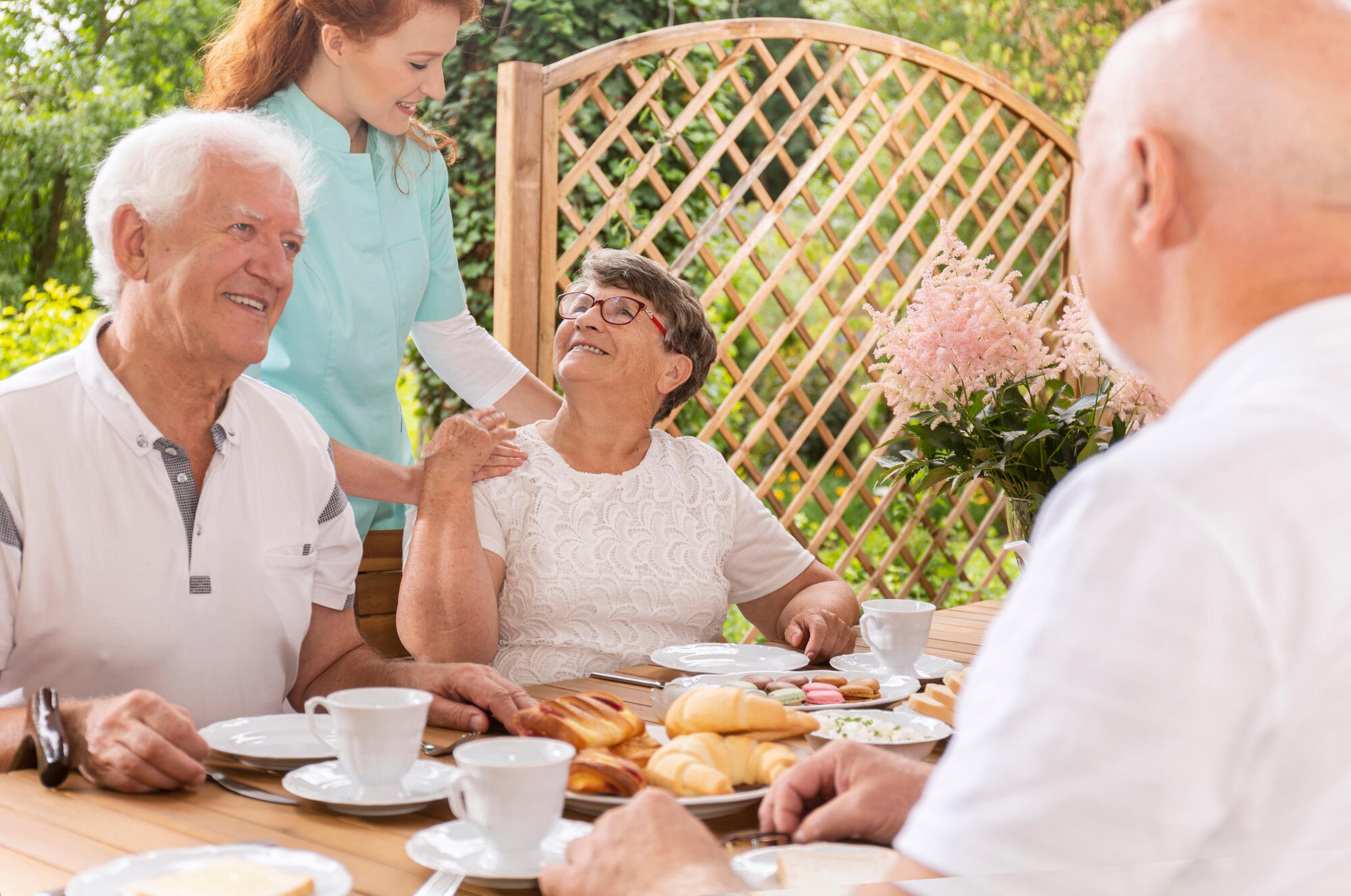 The Role of Community in Enhancing Senior Living Experiences